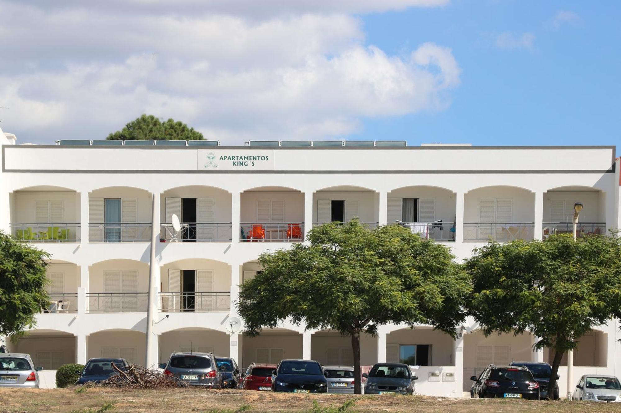 Apartamentos King'S Quarteira Exterior photo