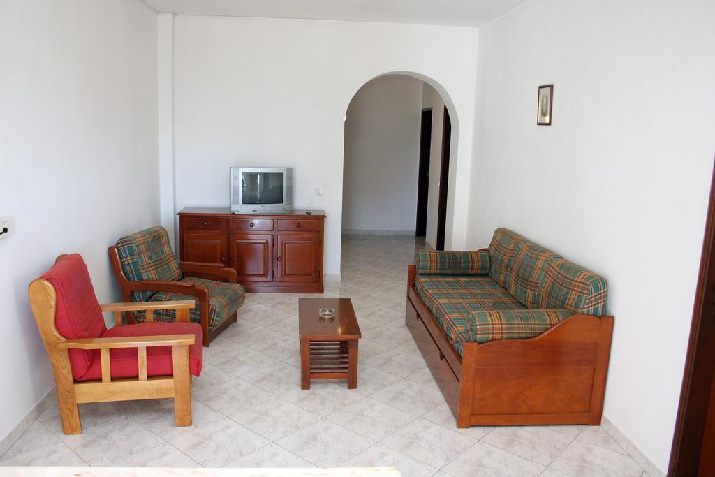 Apartamentos King'S Quarteira Room photo